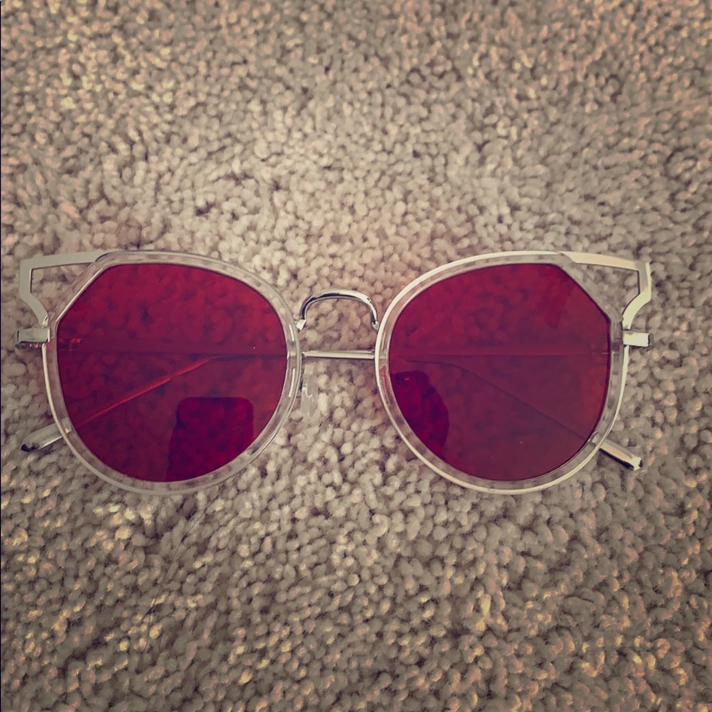 Cat eye sunglasses